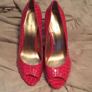 Hot Pink Nine West 8.5 Peep Toe Heeld